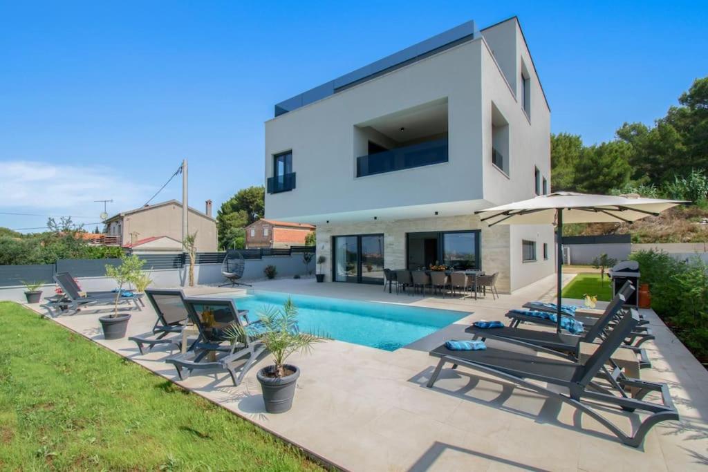 Luxury Sabina With A View Of Vila Pula