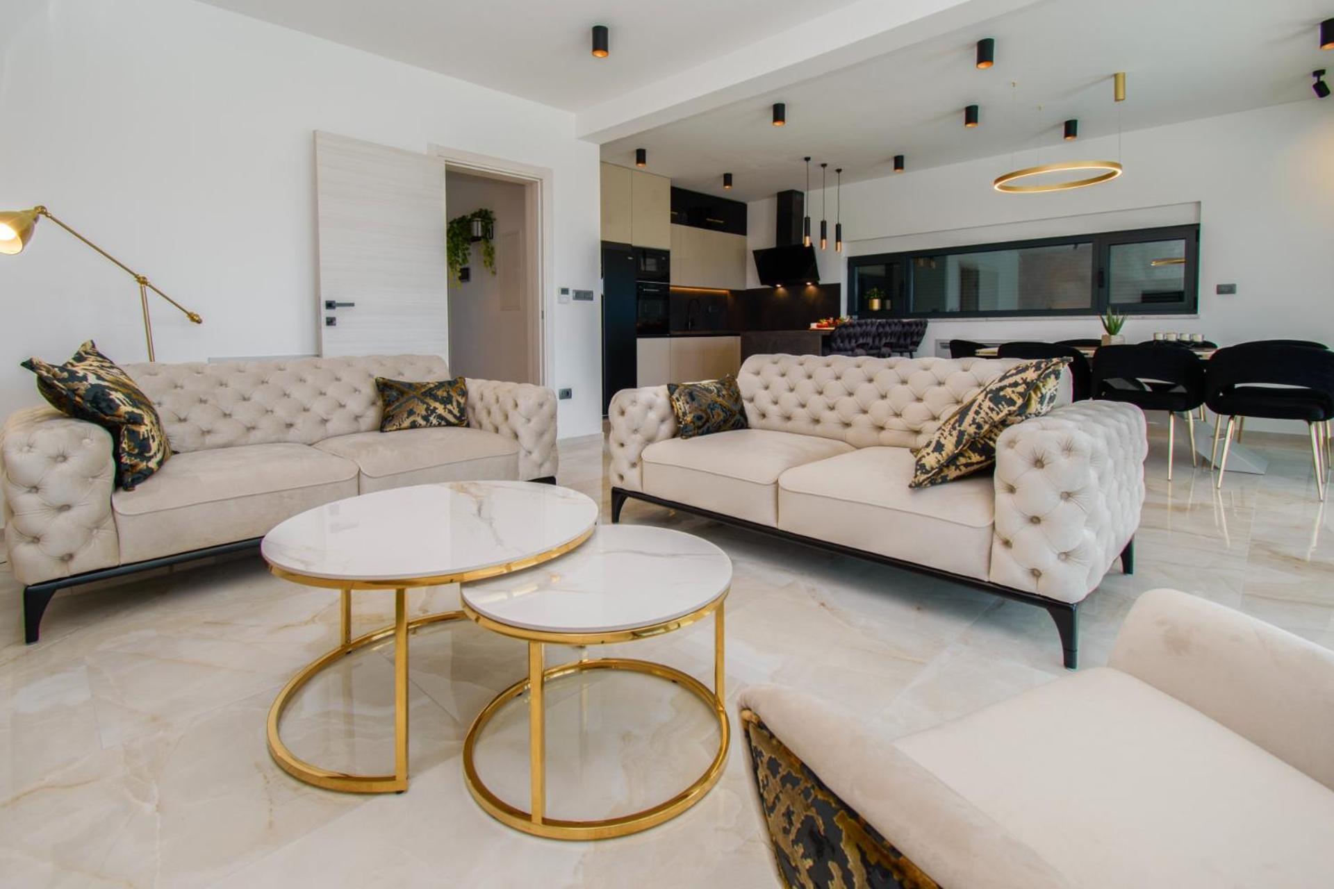 Vila Luxury Sabina With A View Of