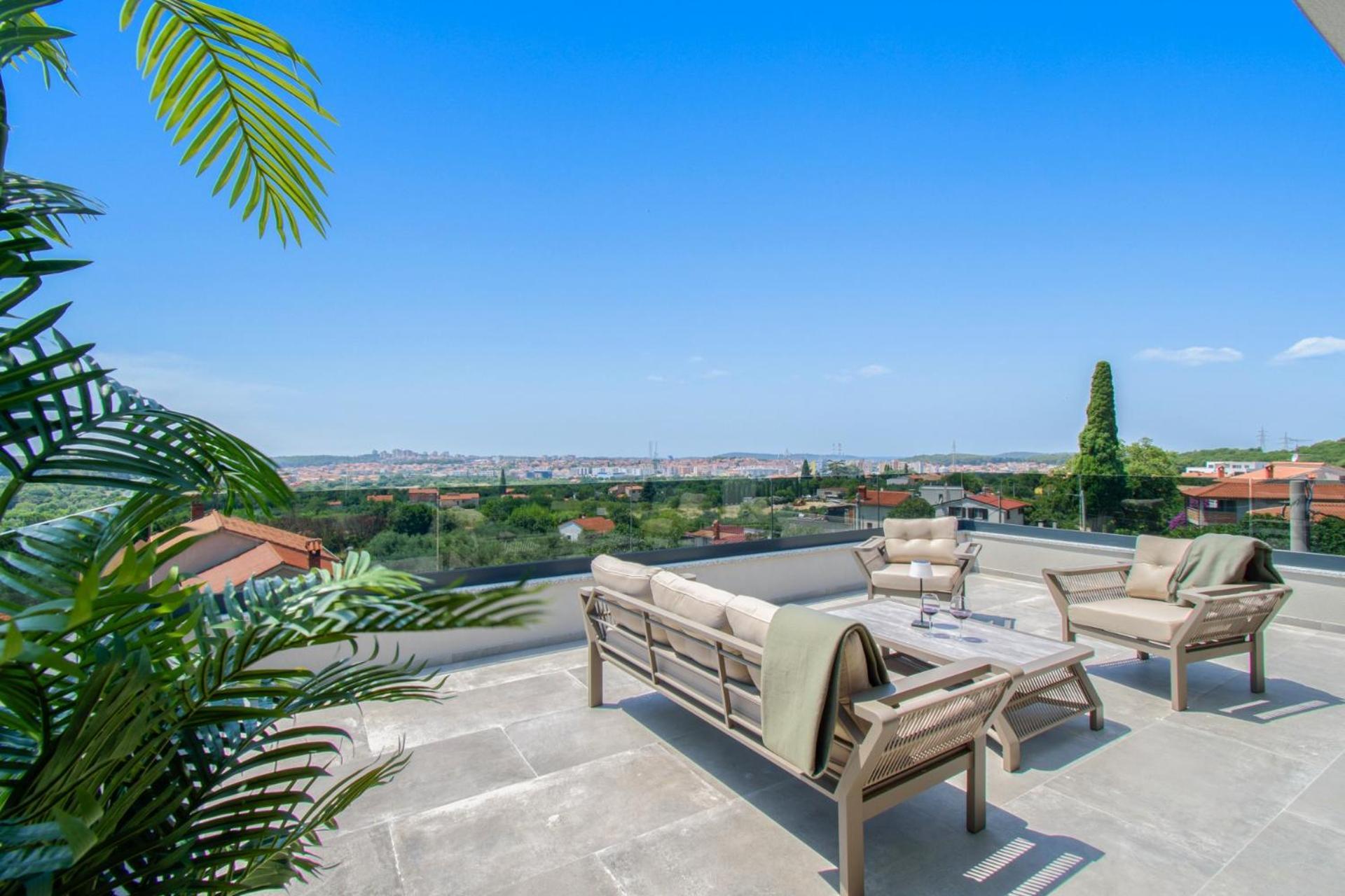 Luxury Sabina With A View Of